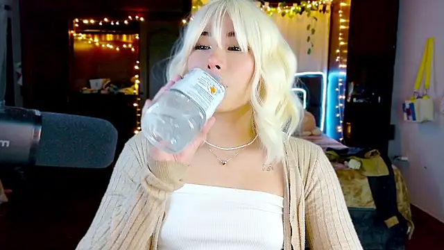 Shisuku Sophi online show from February 7, 3:58 am