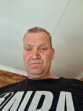 wallacelegend online show from February 25, 6:13 am