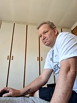 wallacelegend online show from February 10, 6:56 am