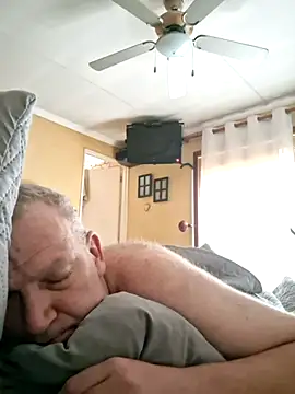 wallacelegend online show from February 19, 5:37 am