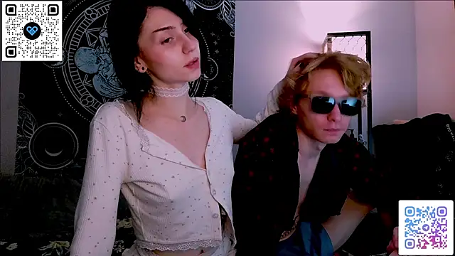 Snapshot of poisondevotion chatting on November 27, 4:40 pm poisondevotion online show from November 27, 4:40 pm