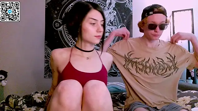 Snapshot of poisondevotion chatting on October 25, 1:12 pm poisondevotion online show from October 25, 1:12 pm