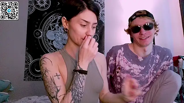 Snapshot of poisondevotion chatting on October 27, 9:43 am poisondevotion online show from October 27, 9:43 am