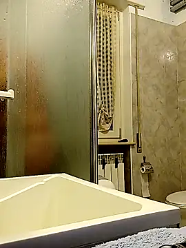 Snapshot of Io125 chatting on December 1, 7:09 am Io125 online show from December 1, 7:09 am