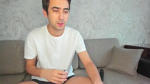 sophywhisper online show from November 21, 6:23 am