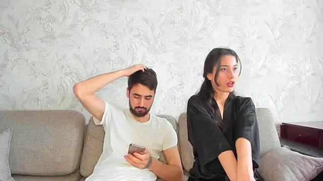 sophywhisper online show from March 3, 7:04 am