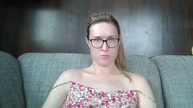 Snapshot of Jugira chatting on June 10, 12:17 pm Jugira online show from June 10, 12:17 pm