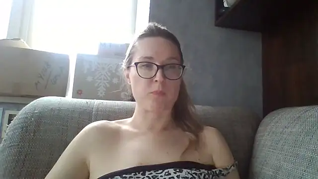 Snapshot of Jugira chatting on June 12, 4:16 pm Jugira online show from June 12, 4:16 pm