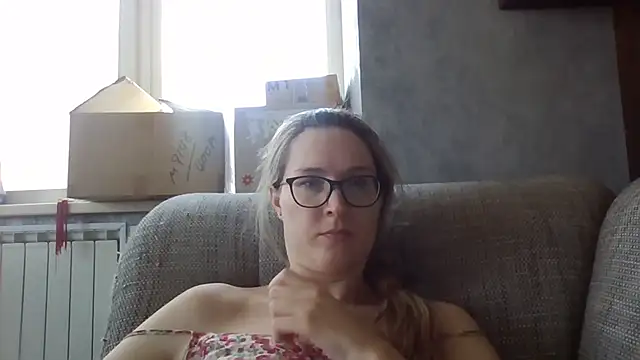 Snapshot of Jugira chatting on June 28, 1:28 pm Jugira online show from June 28, 1:28 pm
