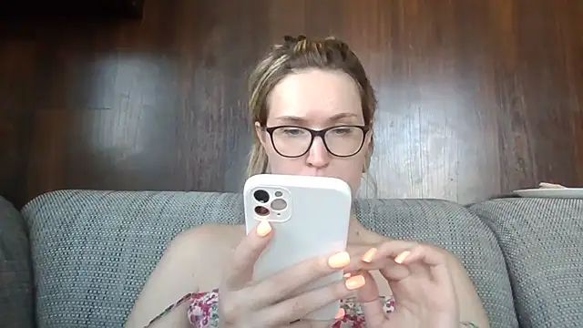 Snapshot of Jugira chatting on July 12, 4:41 pm Jugira online show from July 12, 4:41 pm