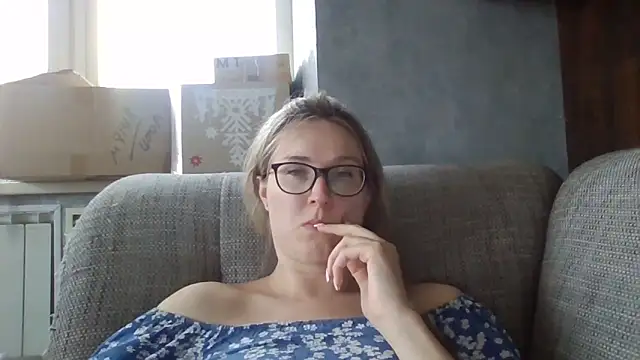 Snapshot of Jugira chatting on June 15, 5:12 pm Jugira online show from June 15, 5:12 pm