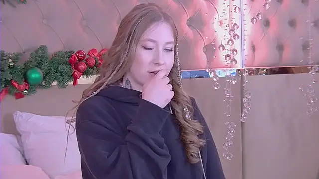 MiaEuphoria  online show from December 22, 4:23 am