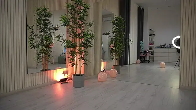 Snapshot of EmmaBlanco chatting on February 27, 7:35 pm EmmaBlanco online show from February 27, 7:35 pm