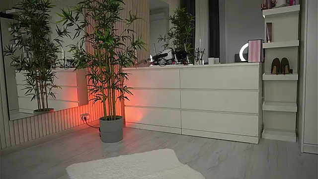 EmmaBlanco online show from April 8, 4:58 am