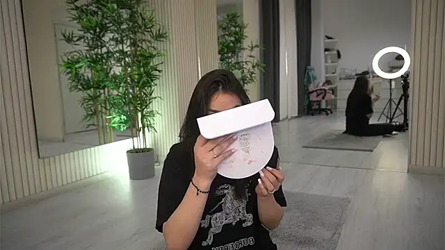 Snapshot of EmmaBlanco chatting on February 5, 8:04 pm EmmaBlanco online show from February 5, 8:04 pm