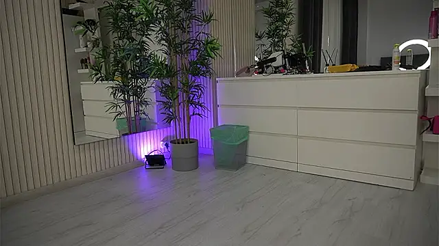 EmmaBlanco online show from March 27, 6:44 am