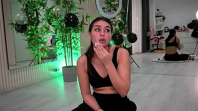 EmmaBlanco online show from October 31, 8:38 pm