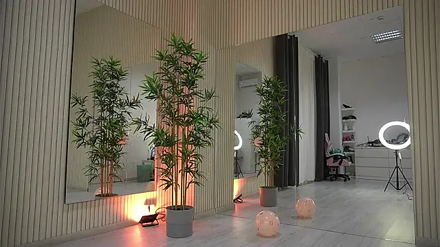 Snapshot of EmmaBlanco chatting on February 28, 7:35 pm EmmaBlanco online show from February 28, 7:35 pm