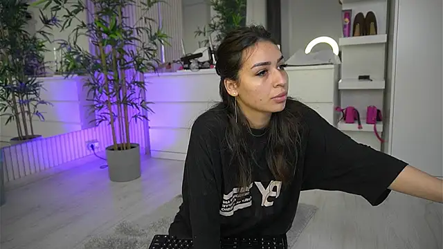 EmmaBlanco online show from April 3, 5:58 am