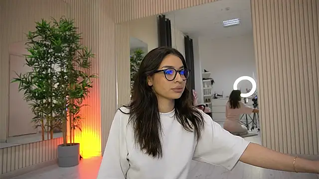 Snapshot of EmmaBlanco chatting on December 22, 8:42 pm EmmaBlanco online show from December 22, 8:42 pm