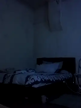 RFeltomWhitJ online show from October 9, 3:56 pm