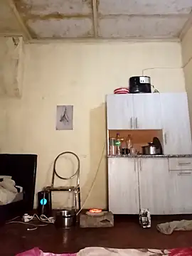 RFeltomWhitJ online show from November 1, 5:14 am