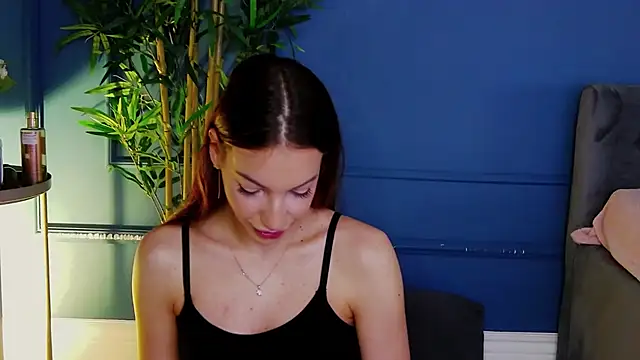 KimmDaviss online show from February 20, 6:59 am