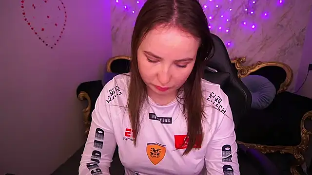 SofieBloom online show from March 9, 4:05 am