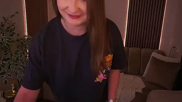 Snapshot of SofieBloom chatting on July 14, 10:27 pm SofieBloom online show from July 14, 10:27 pm