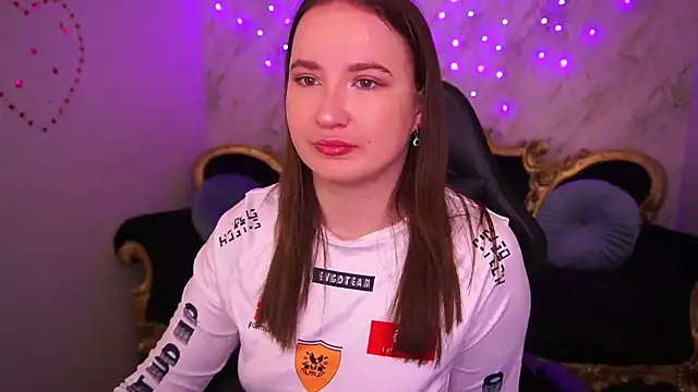 SofieBloom online show from March 8, 3:15 pm