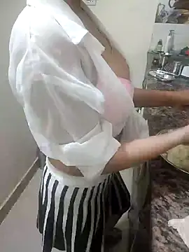 Snapshot of Pihu_Chopra chatting on September 15, 3:23 pm Pihu Chopra online show from September 15, 3:23 pm