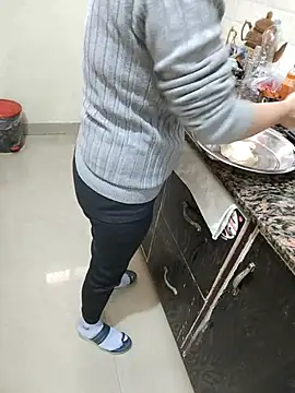 Pihu Chopra online show from November 9, 2:04 am