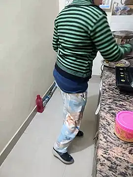 Snapshot of Pihu_Chopra chatting on January 9, 1:12 am Pihu Chopra online show from January 9, 1:12 am