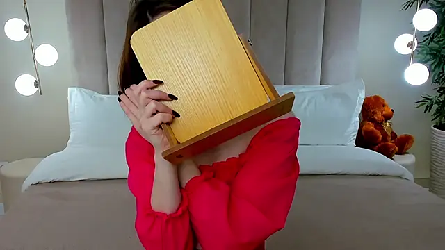 KiraHolli online show from November 23, 3:05 am