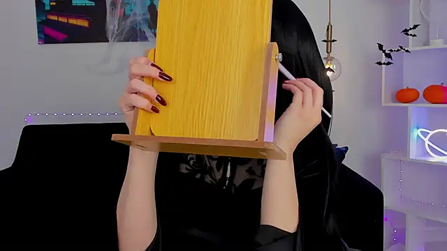 KiraHolli online show from October 31, 3:14 am