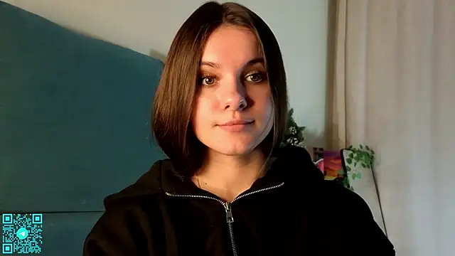 chloemilka online show from March 22, 5:25 pm