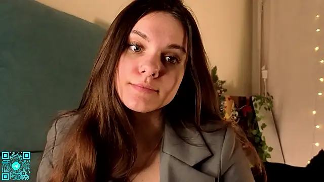 chloemilka online show from March 5, 6:15 pm