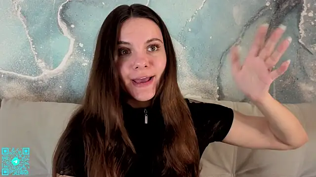 chloemilka online show from April 18, 5:15 pm