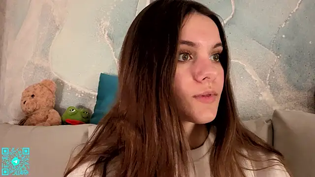 chloemilka online show from May 7, 6:22 pm