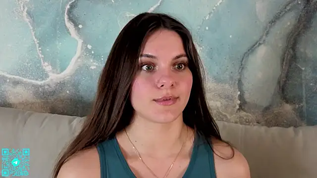 chloemilka online show from April 13, 5:50 pm