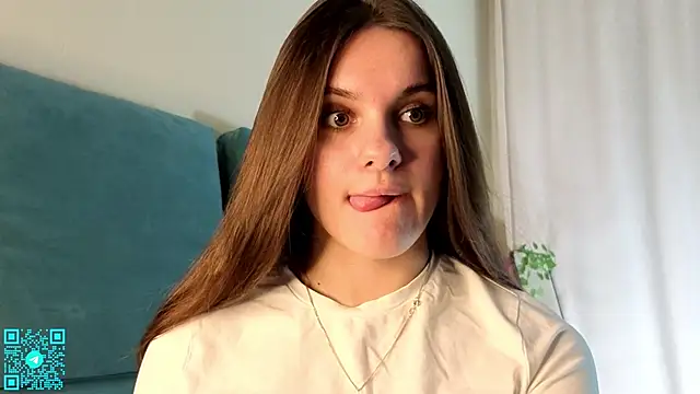 chloemilka online show from March 26, 5:11 pm