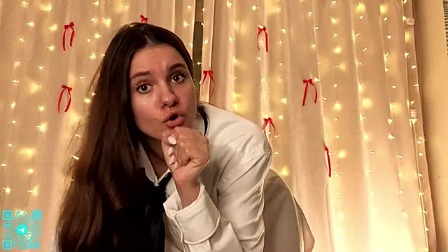 chloemilka online show from February 20, 5:15 pm