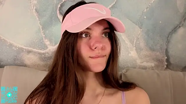 chloemilka online show from April 19, 5:47 pm