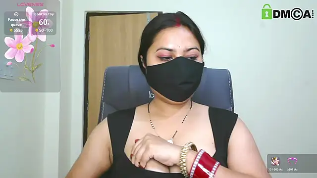 SassyWildCouple online show from March 26, 4:05 pm