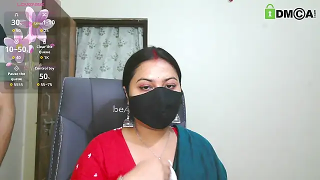 Snapshot of SassyWildCouple chatting on April 24, 5:48 pm SassyWildCouple online show from April 24, 5:48 pm