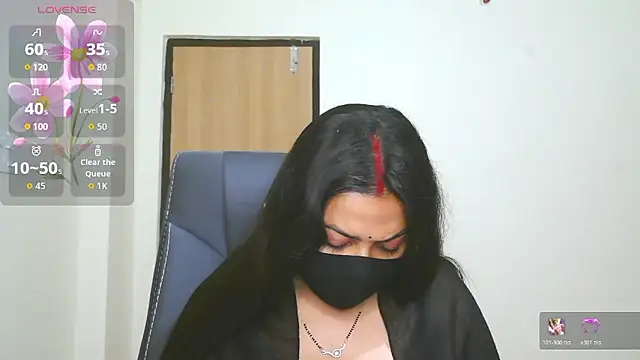 Snapshot of SassyWildCouple chatting on January 11, 6:37 pm SassyWildCouple online show from January 11, 6:37 pm