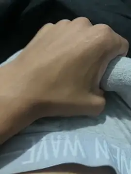 Snapshot of Coloureddickforyou chatting on December 17, 9:20 pm Coloureddickforyou online show from December 17, 9:20 pm