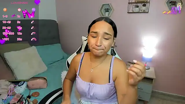 Snapshot of salome_rojas_ chatting on June 26, 8:58 pm salome rojas online show from June 26, 8:58 pm