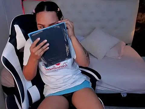 salome rojas  online show from January 14, 8:12 pm