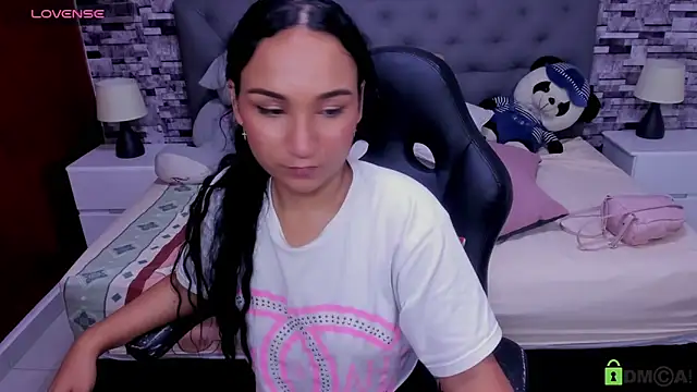 salome rojas  online show from March 11, 9:20 pm